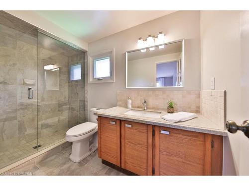 429 Claremont Crescent, Oakville, ON - Indoor Photo Showing Bathroom