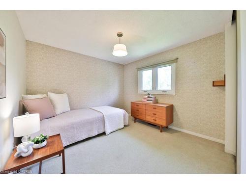 429 Claremont Crescent, Oakville, ON - Indoor Photo Showing Bedroom