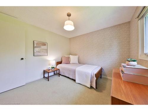 429 Claremont Crescent, Oakville, ON - Indoor Photo Showing Bedroom