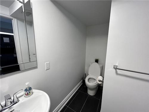 Ll-1070 Gorham Way, Milton, ON - Indoor Photo Showing Bathroom