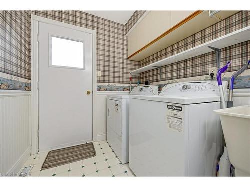7 Calvert Drive, Georgetown, ON - Indoor Photo Showing Laundry Room