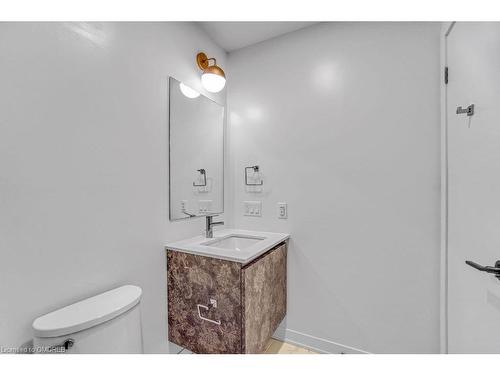 152-3010 Trailside Drive, Oakville, ON - Indoor Photo Showing Bathroom