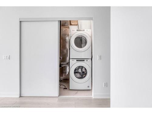 152-3010 Trailside Drive, Oakville, ON - Indoor Photo Showing Laundry Room