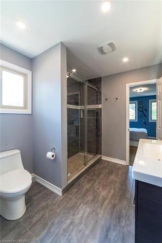 386 Northwood Drive, Oakville, ON - Indoor Photo Showing Bathroom