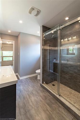 386 Northwood Drive, Oakville, ON - Indoor Photo Showing Bathroom