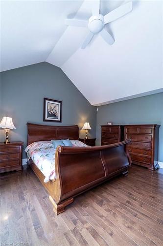 46 Giffin Road, Dundas, ON - Indoor Photo Showing Bedroom