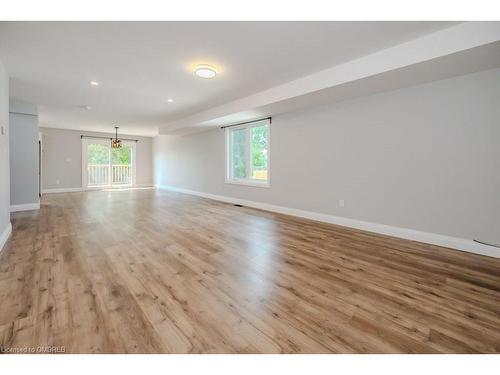 68 Chetwood Street, St. Catharines, ON - Indoor Photo Showing Other Room