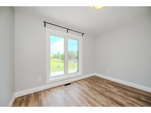 68 Chetwood Street, St. Catharines, ON - Indoor Photo Showing Other Room