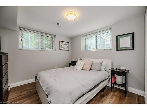 68 Chetwood Street, St. Catharines, ON - Indoor Photo Showing Bedroom