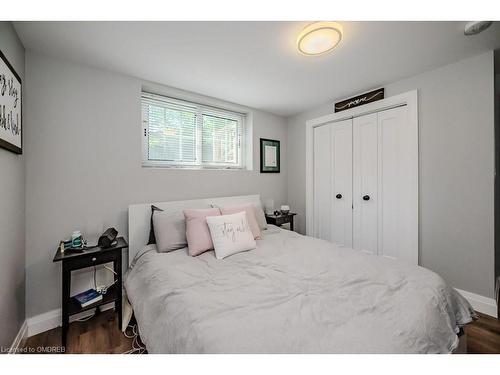 68 Chetwood Street, St. Catharines, ON - Indoor Photo Showing Bedroom