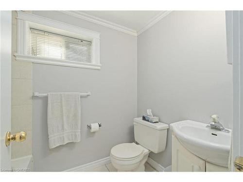 2 Raylawn Crescent, Georgetown, ON - Indoor Photo Showing Bathroom