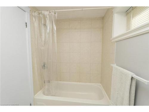 2 Raylawn Crescent, Georgetown, ON - Indoor Photo Showing Bathroom