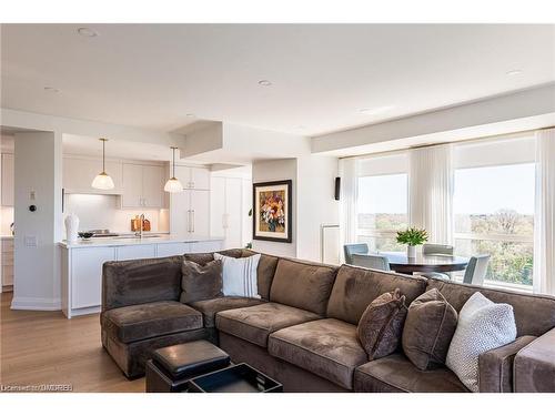 704-50 Old Mill Road, Oakville, ON - Indoor Photo Showing Living Room