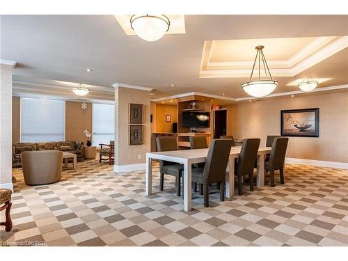 704-50 Old Mill Road, Oakville, ON - Indoor Photo Showing Dining Room