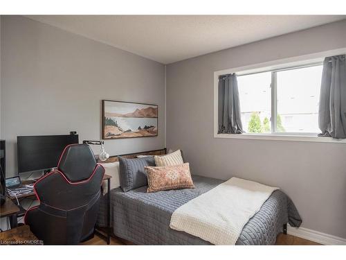 1088 Barclay Circle, Milton, ON - Indoor Photo Showing Bedroom