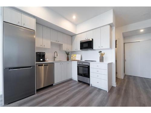 1407-5 Wellington Street S, Kitchener, ON - Indoor Photo Showing Kitchen With Stainless Steel Kitchen