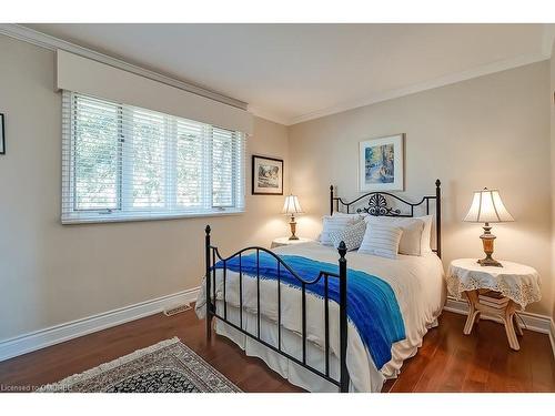 258 Westwood Drive, Oakville, ON - Indoor Photo Showing Bedroom