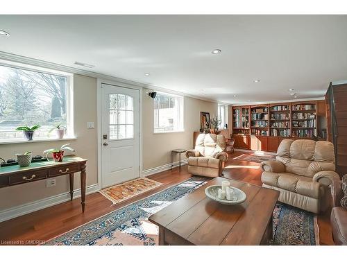 258 Westwood Drive, Oakville, ON - Indoor Photo Showing Living Room