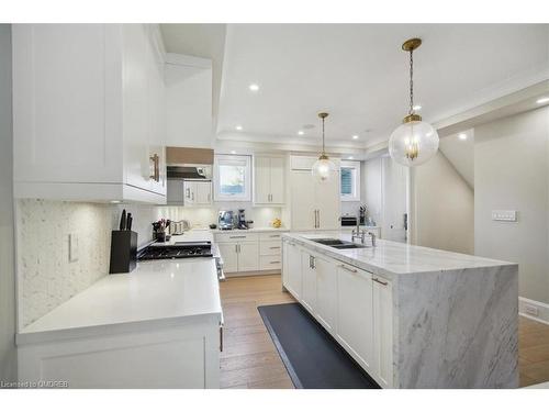 2-336 Robinson Street, Oakville, ON - Indoor Photo Showing Kitchen With Double Sink With Upgraded Kitchen