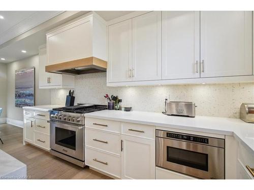 2-336 Robinson Street, Oakville, ON - Indoor Photo Showing Kitchen With Upgraded Kitchen