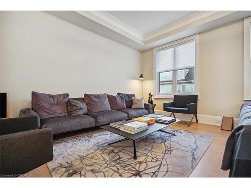 2-336 Robinson Street, Oakville, ON - Indoor Photo Showing Living Room