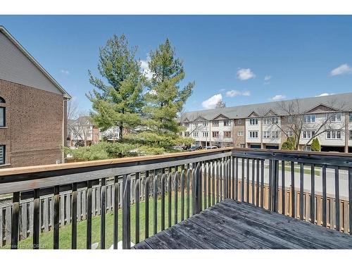 2320 Strawfield Court, Oakville, ON - Outdoor