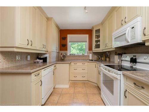 17 Hewson Crescent, Halton, ON - Indoor Photo Showing Kitchen
