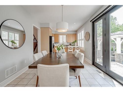 2284 Foxhole Circle, Oakville, ON - Indoor Photo Showing Dining Room