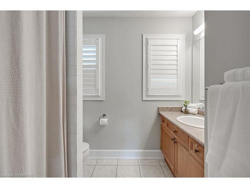 2284 Foxhole Circle, Oakville, ON - Indoor Photo Showing Bathroom