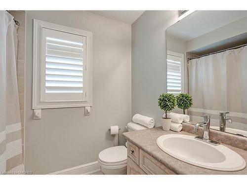 2284 Foxhole Circle, Oakville, ON - Indoor Photo Showing Bathroom