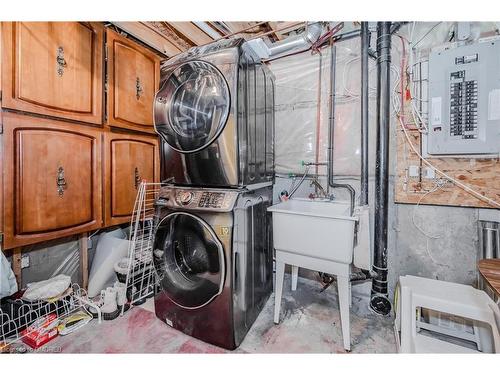 2245 Shadetree Avenue, Burlington, ON - Indoor Photo Showing Laundry Room