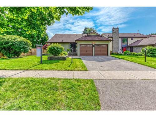 2362 Sinclair Circle, Burlington, ON - Outdoor