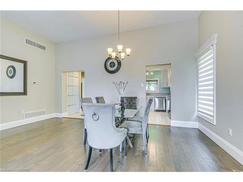 2362 Sinclair Circle, Burlington, ON - Indoor Photo Showing Dining Room