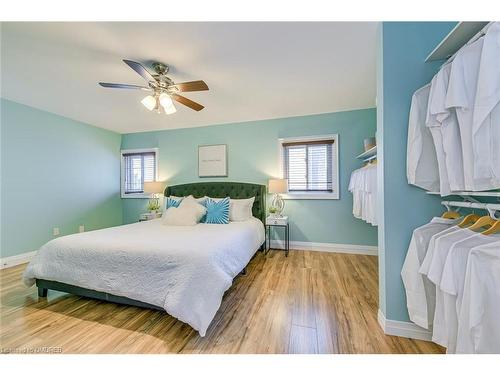 2362 Sinclair Circle, Burlington, ON - Indoor Photo Showing Bedroom