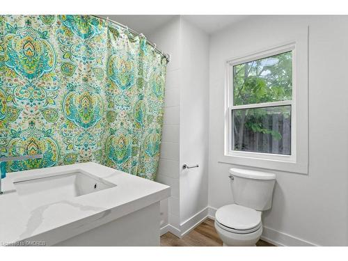 34 Rykert Street, St. Catharines, ON - Indoor Photo Showing Bathroom