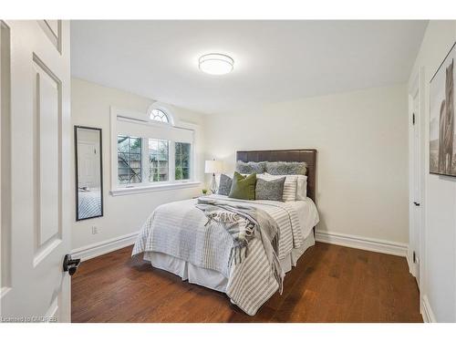 1377 Greeneagle Drive, Oakville, ON - Indoor Photo Showing Bedroom