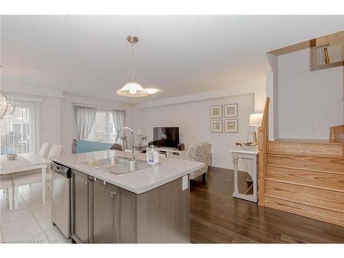 7711 Redbud Lane, Niagara Falls, ON - Indoor Photo Showing Kitchen With Double Sink