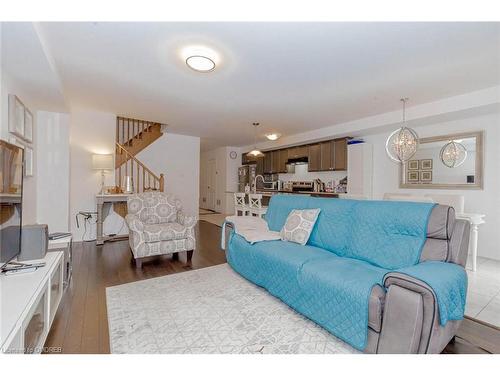 7711 Redbud Lane, Niagara Falls, ON - Indoor Photo Showing Living Room