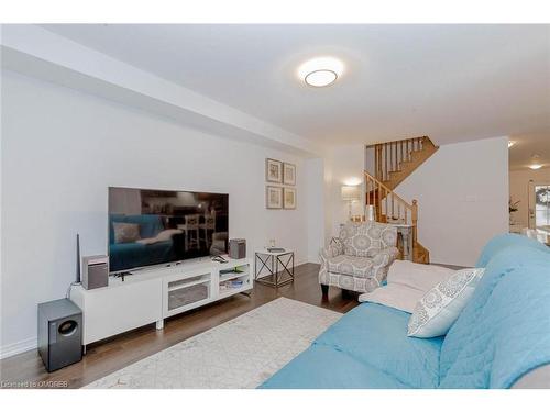 7711 Redbud Lane, Niagara Falls, ON - Indoor Photo Showing Living Room