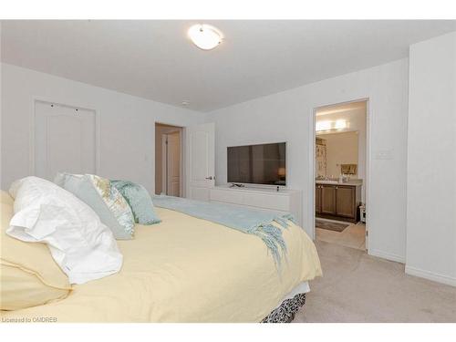 7711 Redbud Lane, Niagara Falls, ON - Indoor Photo Showing Bedroom