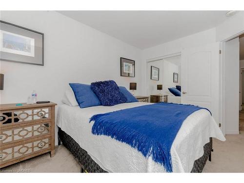 7711 Redbud Lane, Niagara Falls, ON - Indoor Photo Showing Bedroom