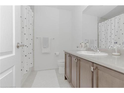 7711 Redbud Lane, Niagara Falls, ON - Indoor Photo Showing Bathroom