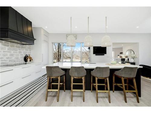 103 Victoria Street, Milton, ON - Indoor Photo Showing Kitchen With Upgraded Kitchen