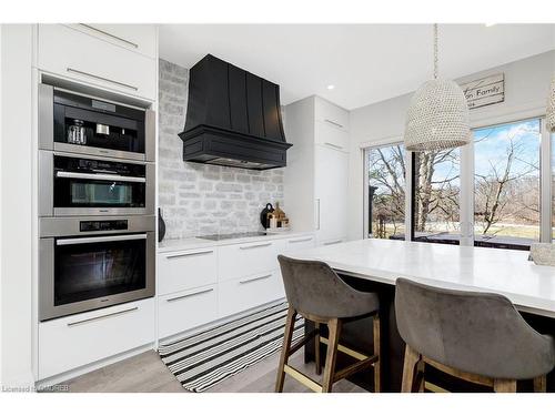 103 Victoria Street, Milton, ON - Indoor Photo Showing Kitchen With Upgraded Kitchen