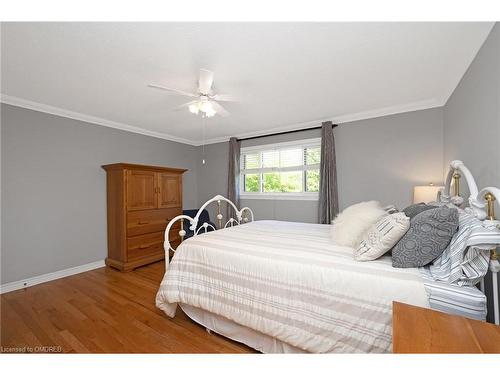 2405 Amblecote Lane, Burlington, ON - Indoor Photo Showing Bedroom