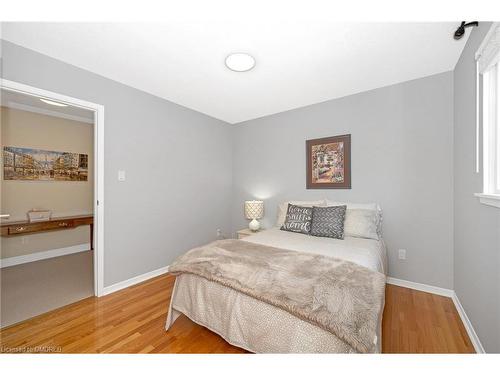 2405 Amblecote Lane, Burlington, ON - Indoor Photo Showing Bedroom