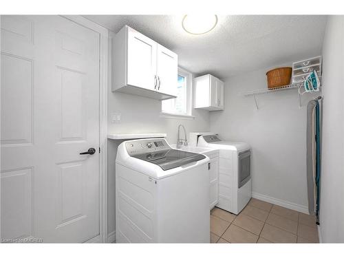 2405 Amblecote Lane, Burlington, ON - Indoor Photo Showing Laundry Room
