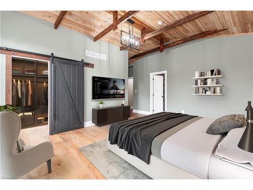 20 Tasker Street, St. Catharines, ON - Indoor Photo Showing Bedroom