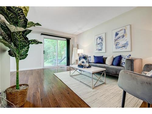 6-453 Woodview Road, Burlington, ON - Indoor Photo Showing Living Room