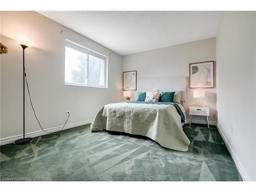 6-453 Woodview Road, Burlington, ON - Indoor Photo Showing Bedroom